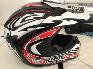 Casco AGV ax6 de segunda mano por 29 EUR en Villanueva de los Castillejos  en WALLAPOP