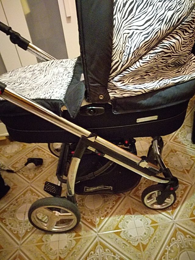 carro de bebe. marca bebecar