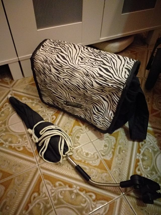 carro de bebe. marca bebecar