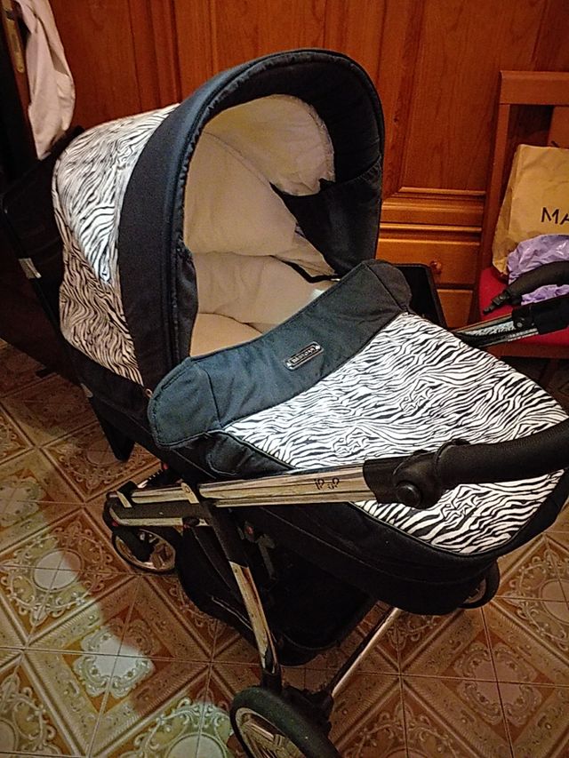 carro de bebe. marca bebecar