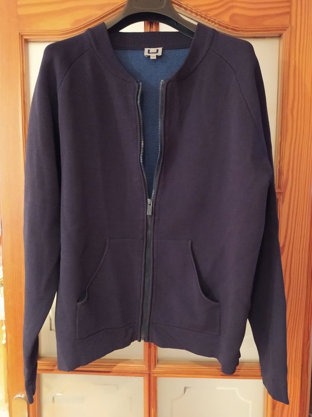 Chaqueta Adolfo Domínguez de punto súper nueva. 