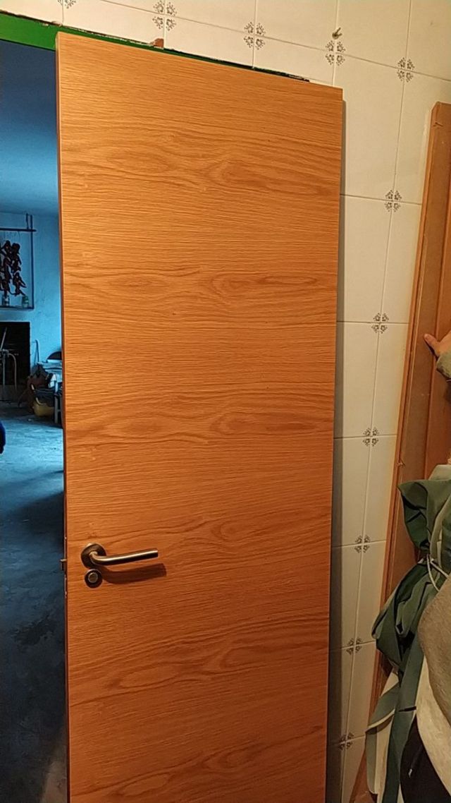 puerta de 62 con tapa juntas ROBLE