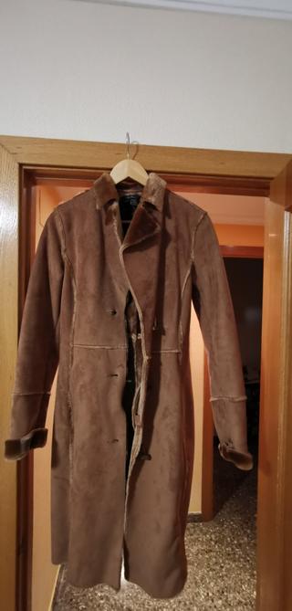 Abrigo mujer ZARA. de segunda mano por 15 EUR en Mislata en WALLAPOP