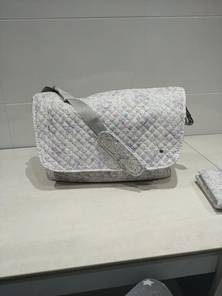 Bolsa viaje bebe de segunda mano por 40 EUR en Zarautz en WALLAPOP