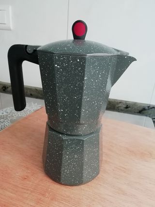 Cafetera monix rock 9 tazas induccion(nueva) de segunda mano por 12 EUR en  Benidorm en WALLAPOP