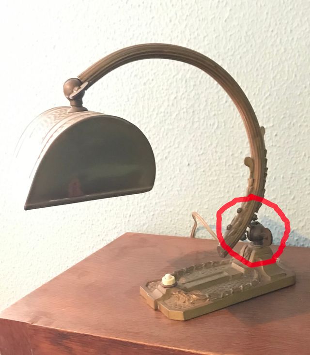 Lámpara de despacho de latón. 