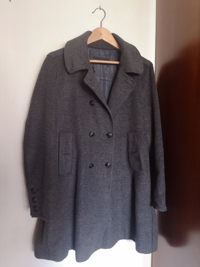 Abrigo gris oscuro Purificación García