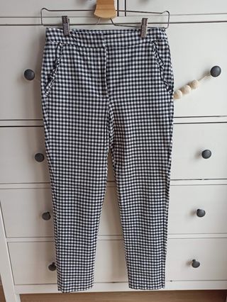 Pantalón cuadros Vichy Zara de segunda mano por 7 EUR en Andújar en WALLAPOP