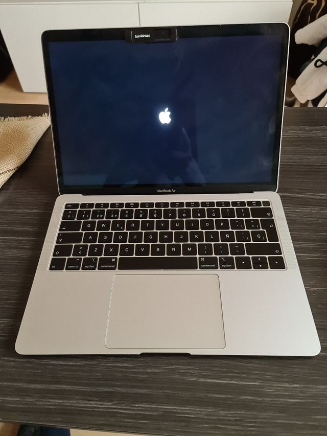 MAC BOOK AIR A1932 2020 de segunda mano por 949 € en Madrid en WALLAPOP