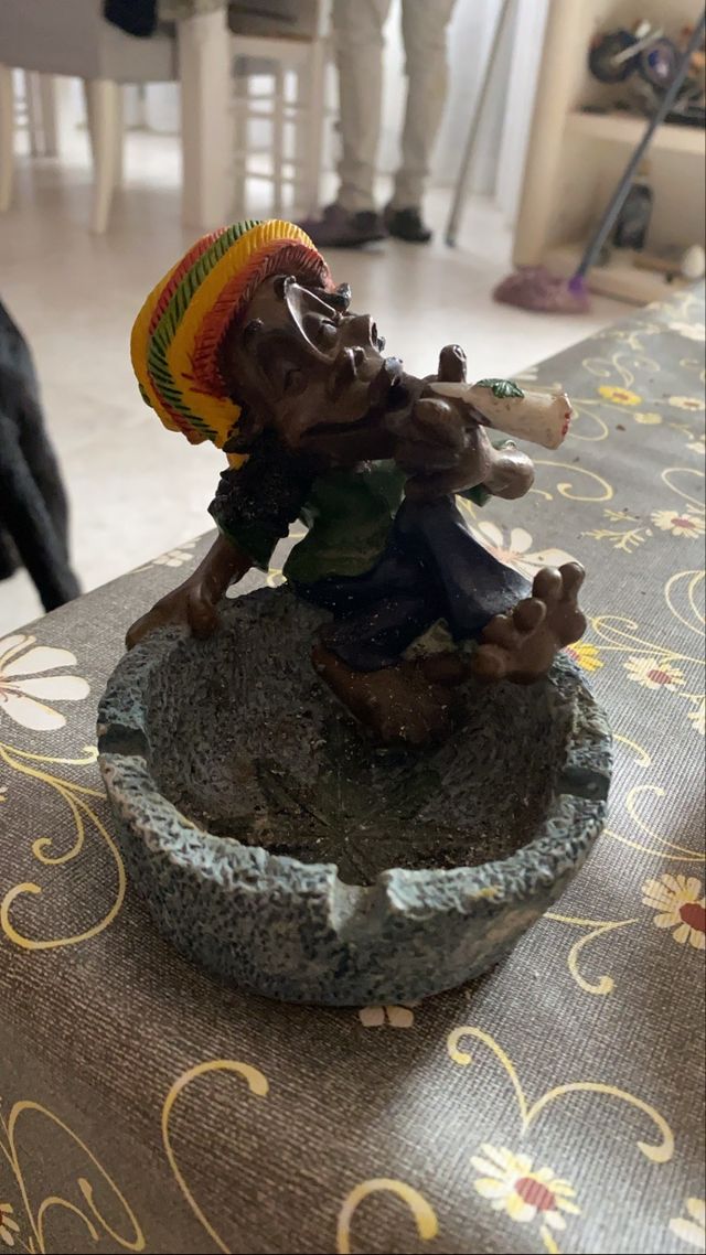 cenicero de bob marley