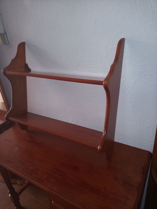 Mesa de secretária mais estante