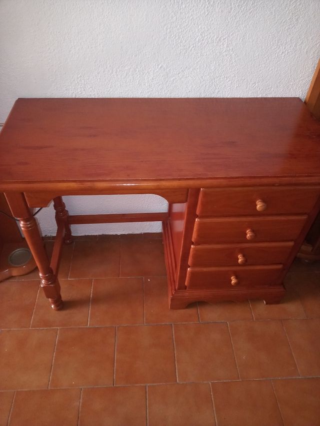 Mesa de secretária mais estante