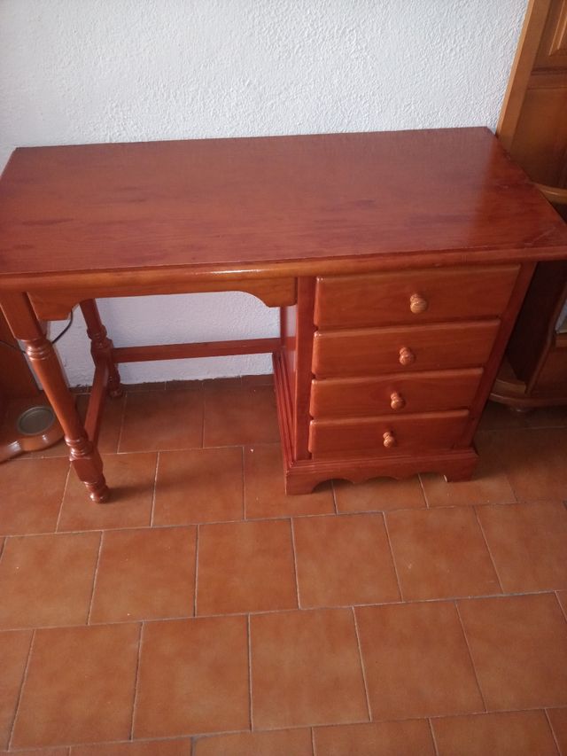 Mesa de secretária mais estante