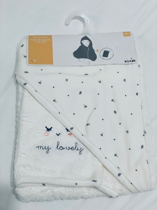 Toalla Bebe Kiabi Nueva De Segunda Mano Por 9 Eur En San Peret En Wallapop
