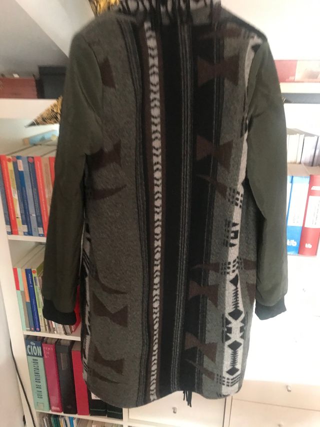 Magnífica parka larga dos tejidos