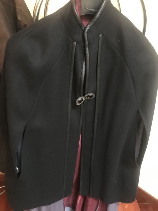 Preciosa y estilista capa