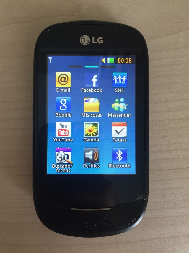 Teléfono LG-T500
