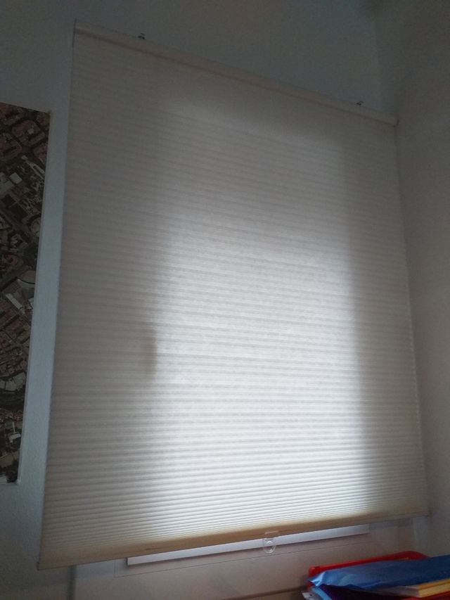 Cortina de celulosa reforzada extensible