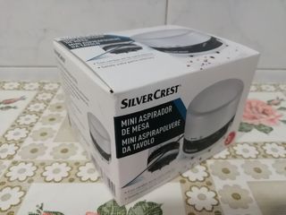 Mini aspirador de mesa de segunda mano por 15 EUR en Cerdanyola del Vallès  en WALLAPOP