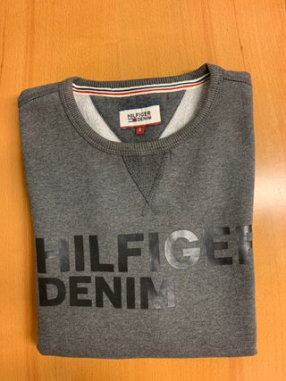 Sudadera hombre Tommy Hilfiger Talla S de segunda mano por 38 EUR en  Donostia-San Sebastián en WALLAPOP