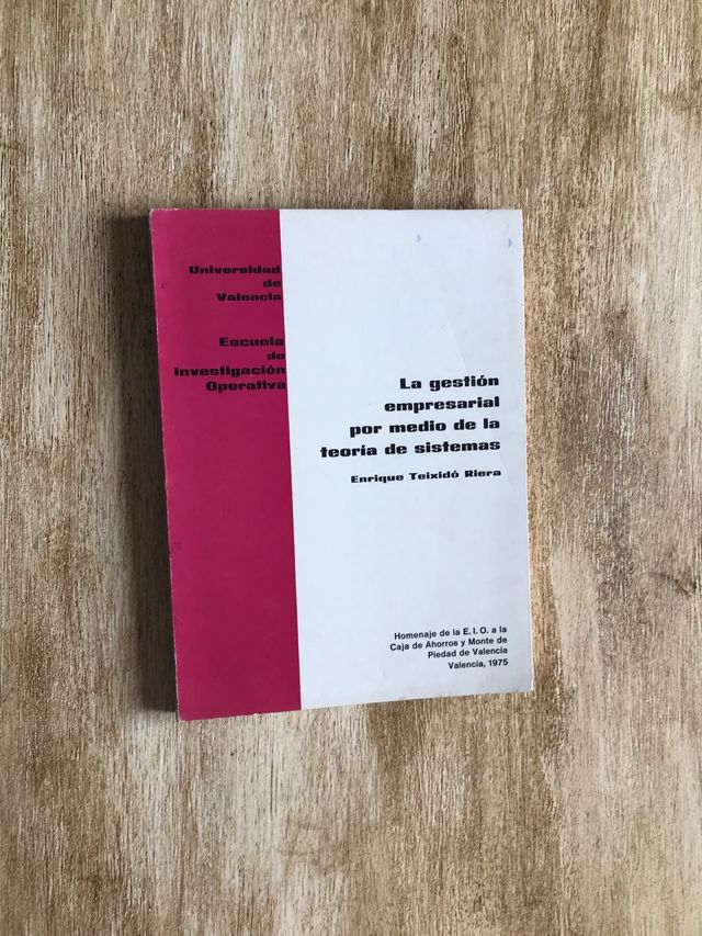 La gestión emp. Por medio de la teoría de sistemas
