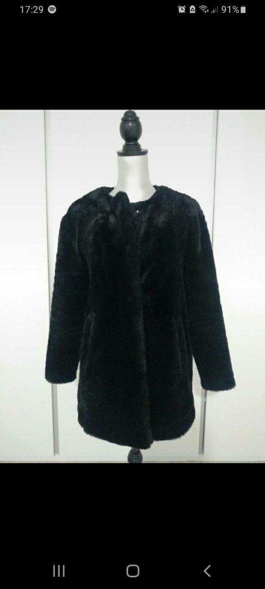 Abrigo de pelo negro zara