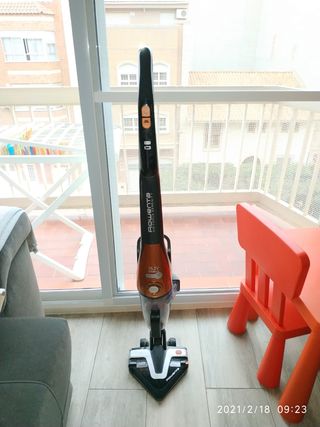ASPIRADOR MANUAL SIN CABLES de segunda mano por 75 EUR en Albal en WALLAPOP