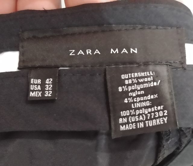 Elegante traje azul muy oscuro con rayita-2