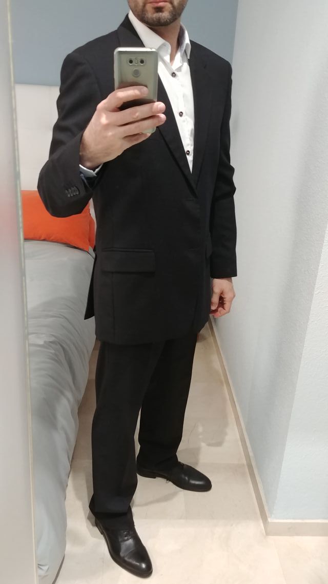 Elegante traje oscuro con rayita - 6