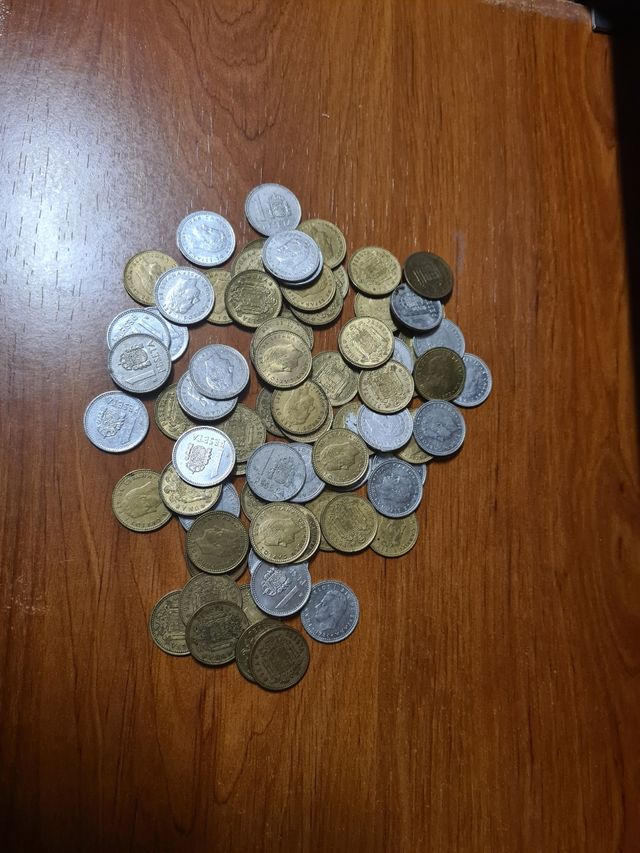 77 Monedas de 1 Peseta