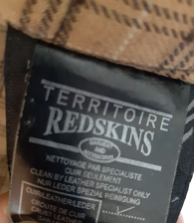 REDSKIN cazadora cuero negro.