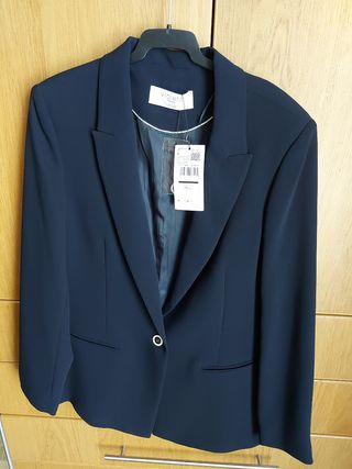 Americana azul marino Violeta by Mango de segunda mano por 56 EUR en  Zaragoza en WALLAPOP