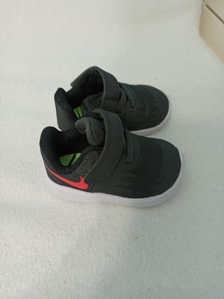 Zapatillas nike talla 17 de segunda mano por 20 EUR en Bilbao en WALLAPOP