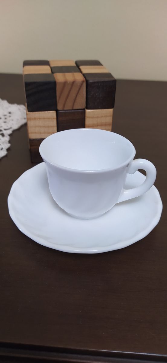 Tazzine da caffè in pregiata porcellana bianca da cucina