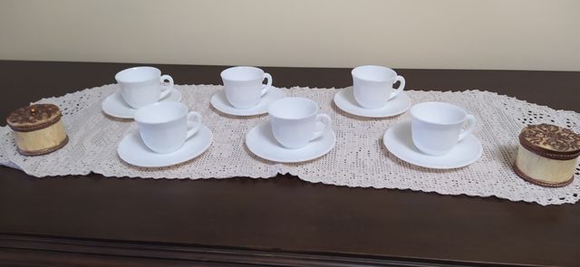 Tazzine da caffè in pregiata porcellana bianca da cucina