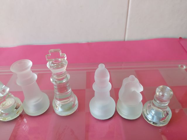 AJEDREZ CRISTAL, COMPLETO, 35X35 CMS.