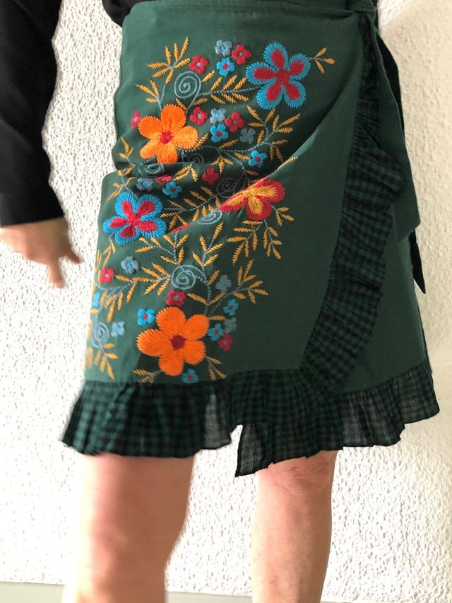 Falda pareo bordada 