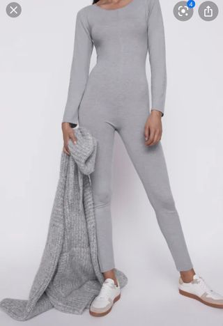 MONO PUNTO GRIS ZARA-NUEVO CON ETIQUETA de segunda mano por 19,99 EUR en  Huelva en WALLAPOP
