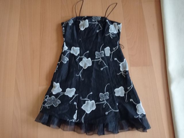 Vestido negro de gasa