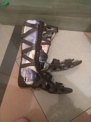 Sandalias gladiador zara de segunda mano por 4 EUR en Málaga en WALLAPOP