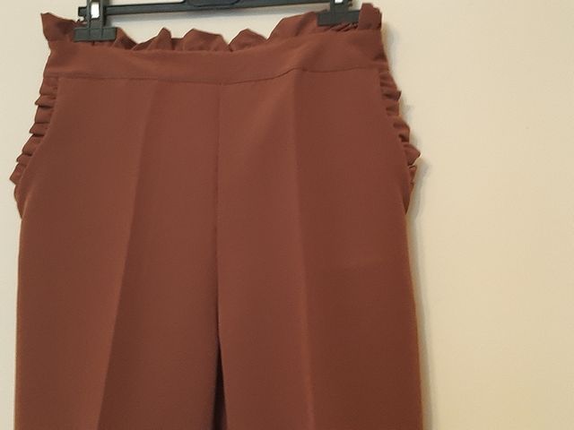 pantalon color tierra