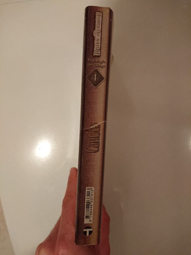 Libro de fantasía de Reinos olvidados