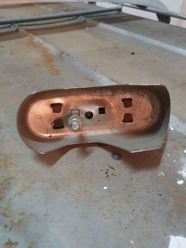 Mascota o Petacón paragolpes Seat 127