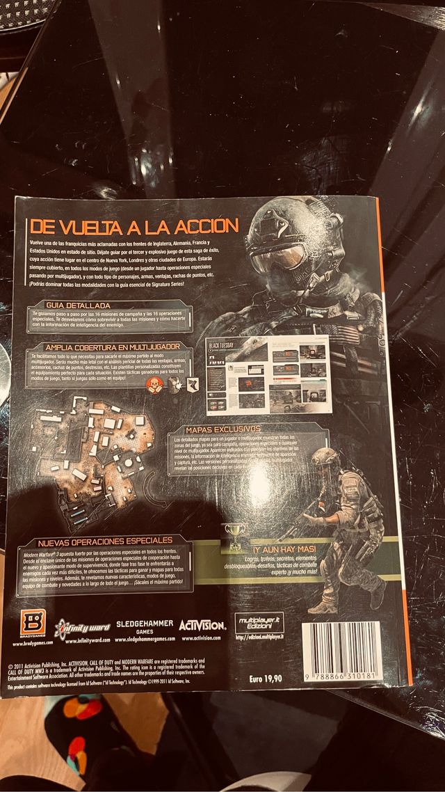Libro manual call of duty MW3