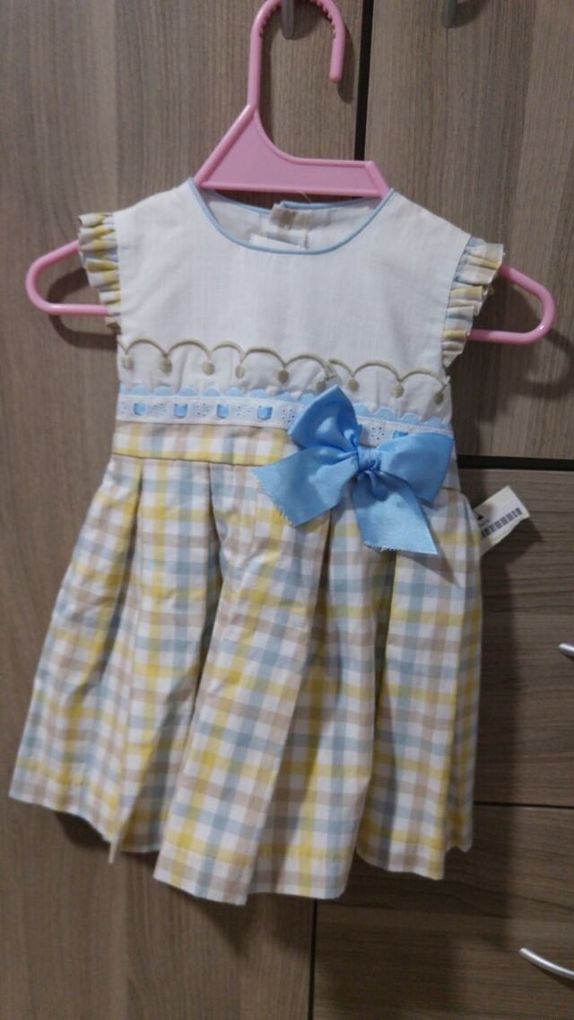 Vestido bebé niña celebración. Nuevo