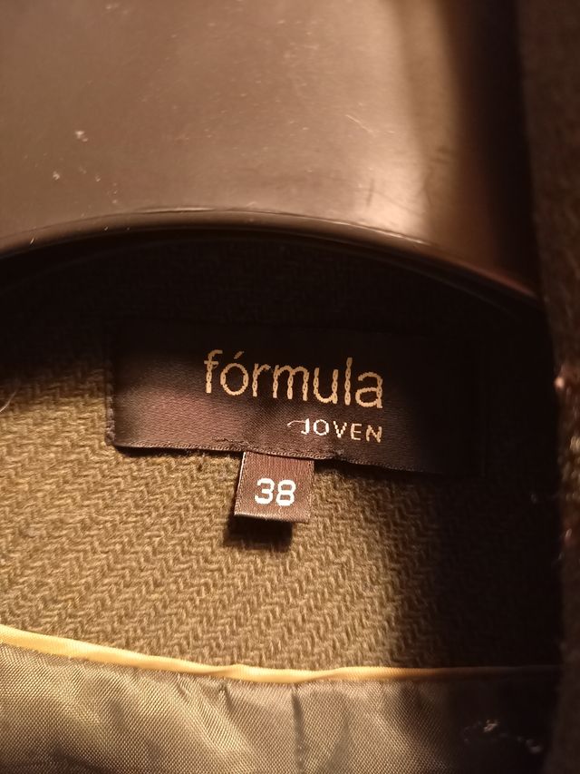 Abrigo (trenka) con capucha de pelo