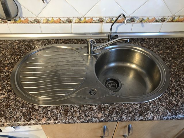Encimera cocina con fregadero y grifo de segunda mano por 120 € en