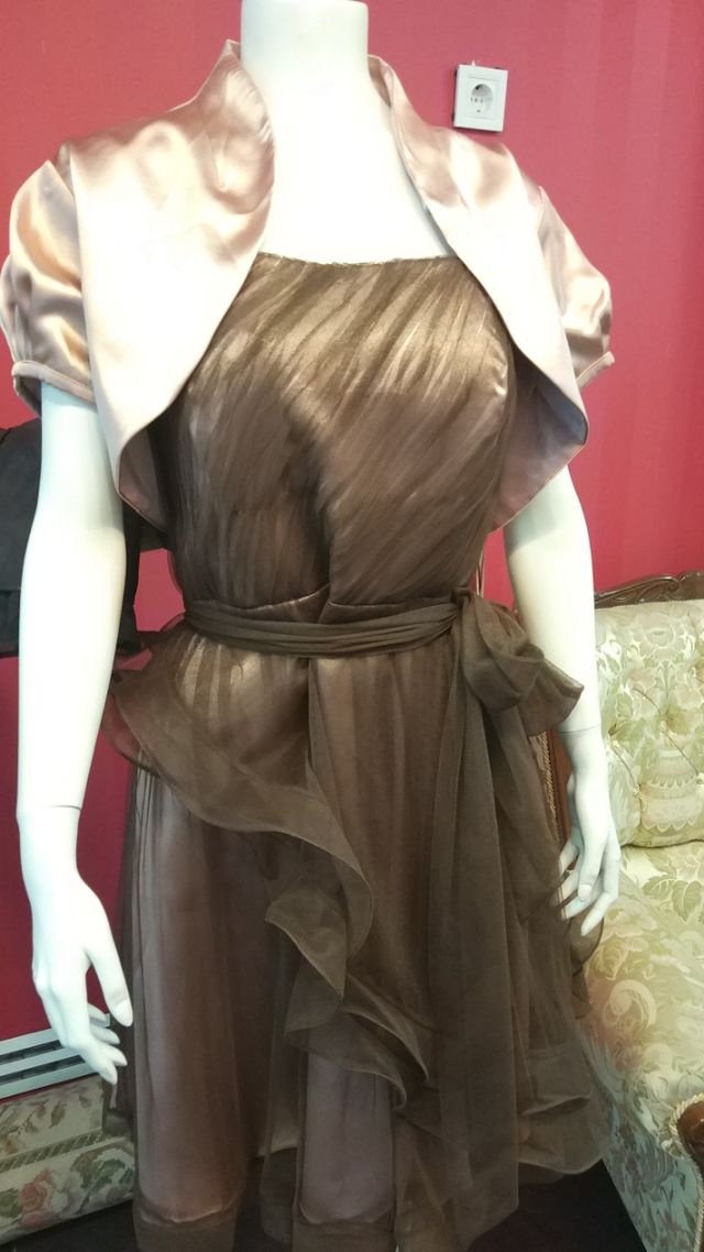 Vestido con etiqueta talla 46 +torera 48