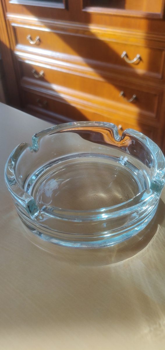 Cenicero cristal redondo. Sin estrenar