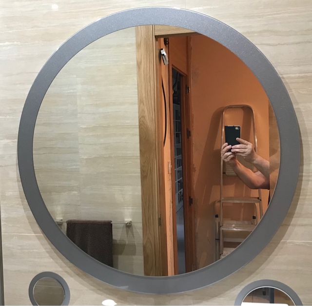 Nuovo specchio da bagno grigio metallizzato